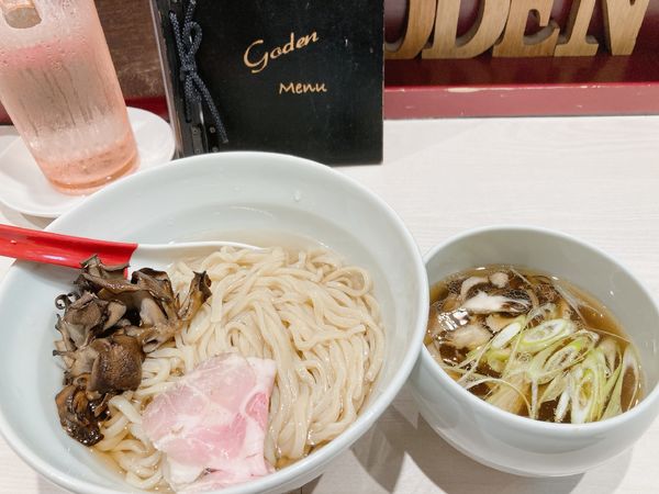 「黒舞茸と近江黒鶏の昆布水つけ麺 1200円」@柳麺 呉田-goden-の写真