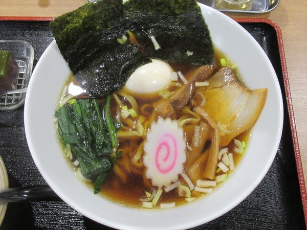 「醤油ラーメン（880円）」@蕎麦食堂 うり坊の写真