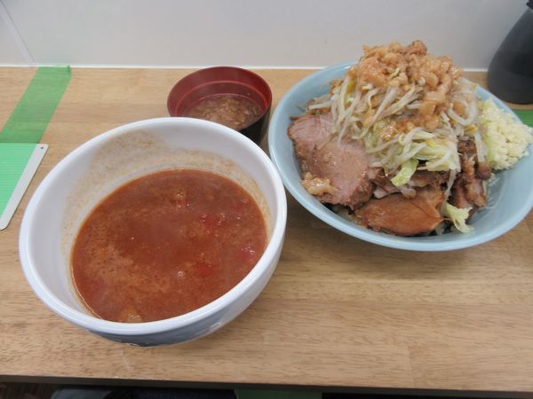 「トマトつけ麺（１１００円）＋豚増し２００円」@俺の生きる道 Wの写真