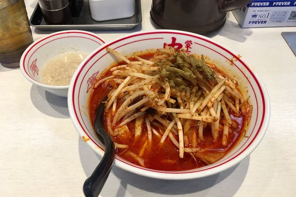 「【限定】北極の炎(麺少なめ)＋背脂」@蒙古タンメン中本 秋津店の写真
