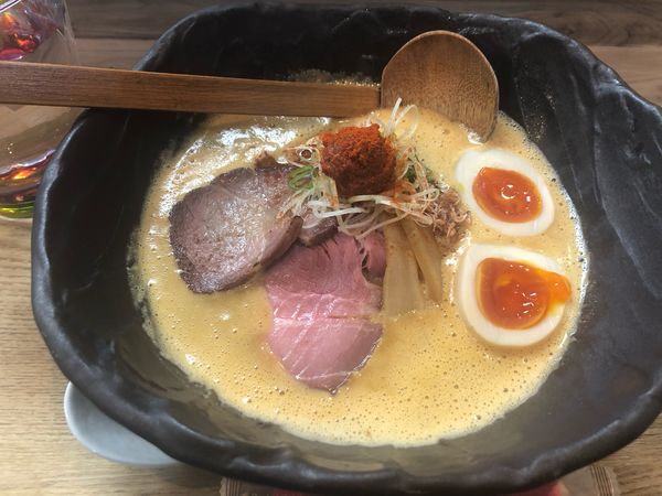 「辛味噌濃厚えびそば+味玉」@えびそば 緋彩の写真