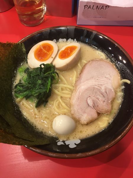 「醤油ラーメン(500円・オープン特別価格)＋半熟味玉(サービス)」@横浜家系ラーメン 新小岩 大和家の写真