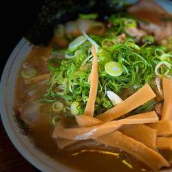豚骨煮干ラーメン 650円