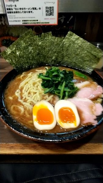 「のりたまラーメン　大盛り　かため　おおめ」@神田ラーメン わいず 神田本店の写真