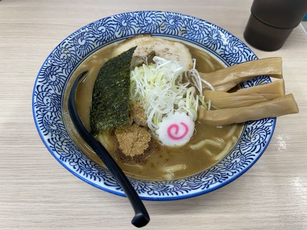 「狼煙濃厚ラーメン（並）950円」@狼煙 大宮店の写真
