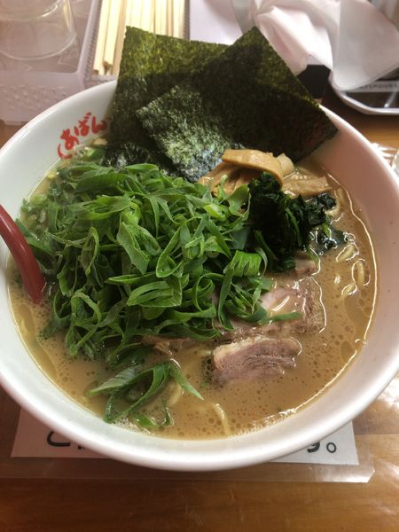 「青ネギラーメン(大盛り)」@横浜ラーメン あばん 上尾西口駅前店の写真