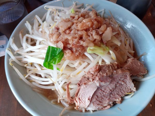 「小ラーメン880円(200グラム、アブラマシ)」@立川マシマシ 9号店の写真