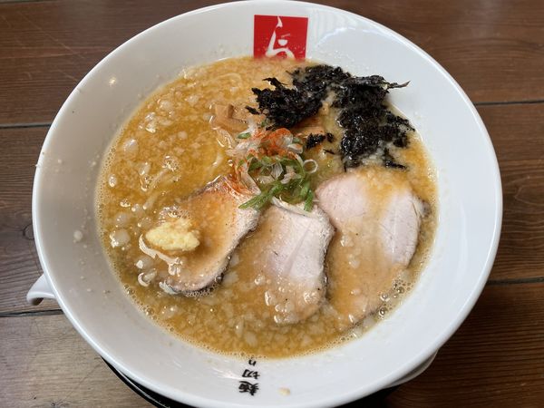 「焼干し味噌そばこってり　￥９００」@麺切り 白流の写真