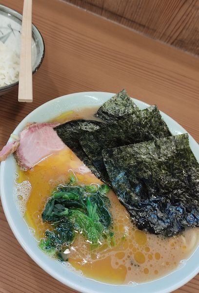 「ラーメン並」@家系らーめん 武将家 外伝の写真