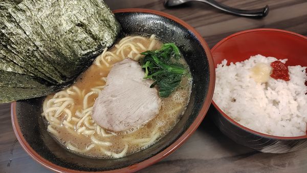 「ラーメン　硬め濃い多め」@横浜家系らーめん 武術家の写真