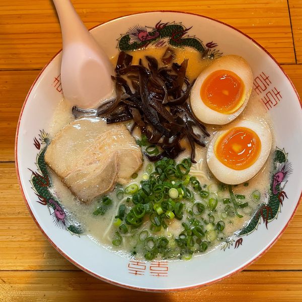 「博多豚骨ラーメン」@コハクノトキの写真