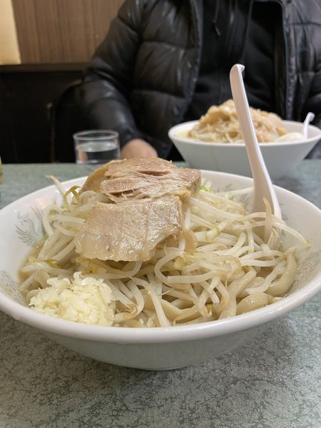 「小ラーメン（にんにく）¥900」@ラーメン二郎 新宿小滝橋通り店の写真