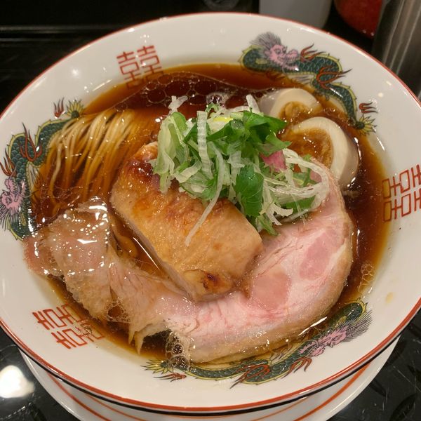 「醤油」@トーキョーニューミクスチャーヌードル 八咫烏 CHIKARABOの写真