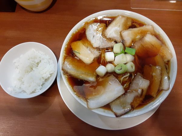 「チャーシューラーメン大盛り　半ライス」@濃厚中華そば 佐とうの写真