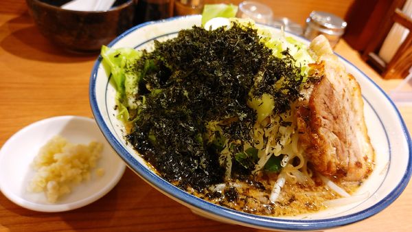 「醤油とんこつ玉子・麺大盛・磯のり(野菜増し麺柔らかめ)」@らーめん勇の写真