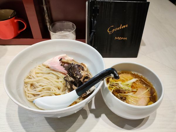 「黒舞茸と近江黒鶏の昆布水つけ麺　黒舞茸焼き」@柳麺 呉田-goden-の写真