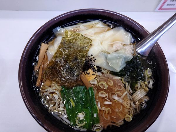 「ワンタン麺 750円」@手もみらーめん 十八番 北坂戸店の写真