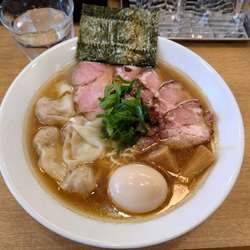 チャーシューワンタンメン（味玉トッピング）