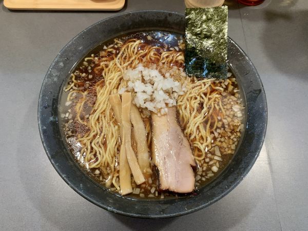 「しょうゆらーめん680円＋大盛200円」@らーめん 作の写真