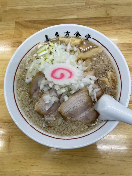 「蔵出し醤油ラーメン 背脂 玉葱入り+ネギ+チャーシュー」@喜多方食堂 磯崎の写真
