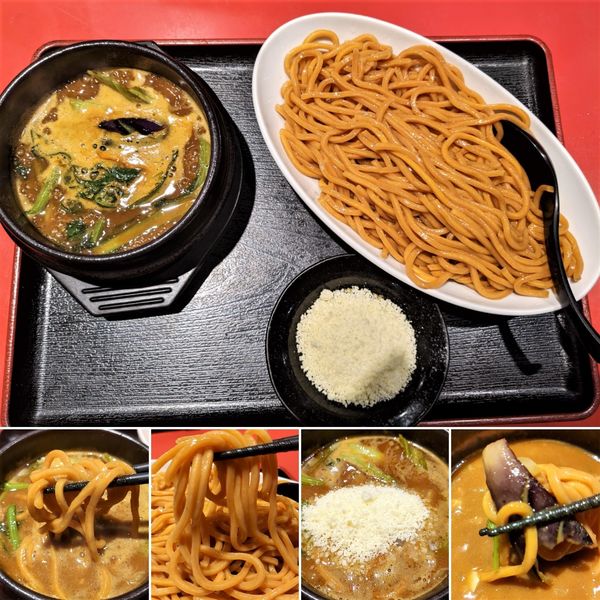 「石鍋カレー味噌つけ麺(赤麺/中盛)＋チーズ＝1150円」@つけめん工房 浅草製麺所の写真