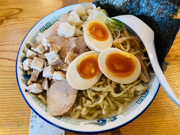 「中華そば(並・濃いめ・油多め・身入り・1番スペシャル)」@ケンチャンラーメン 山形の写真