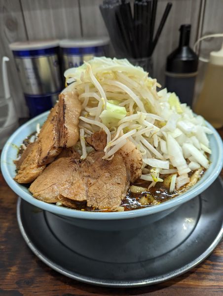 「【限定】MENDEL in BLACK〜赤辛〜中盛400g」@麺でる 川崎店の写真