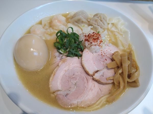 「new 白湯 海の幸とのハーモニー(しょうゆ味）」@らぁ麺 ひなたの写真