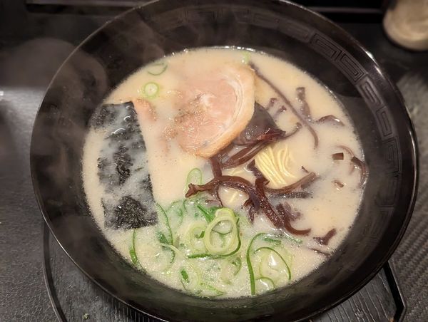 「豚骨ラーメン」@ラーメン 〆の写真