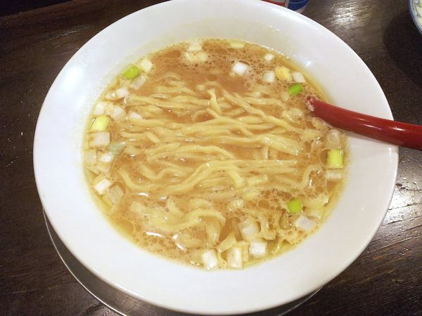 「鴨醤油白湯かけそば」@立ち呑み居酒屋 金町製麺の写真