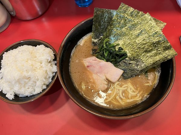 「ラーメン　ライス」@らーめん 谷瀬家 新橋店の写真