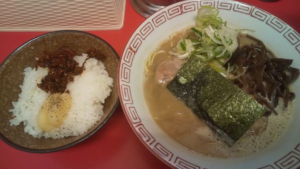 「長浜らーめん・醤油+小ライス(¥650+150)」@長浜らーめんの写真