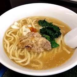 島らーめん（半チャーハンセットで１，０５０円）