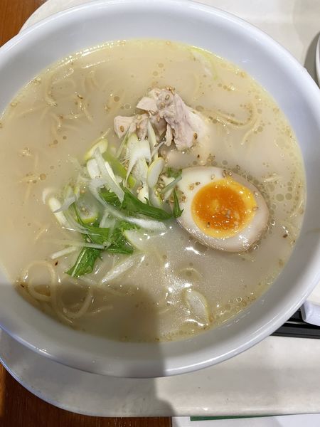 「濃厚鶏白湯ラーメン」@SARIO 聘珍茶寮 横浜中華街店の写真