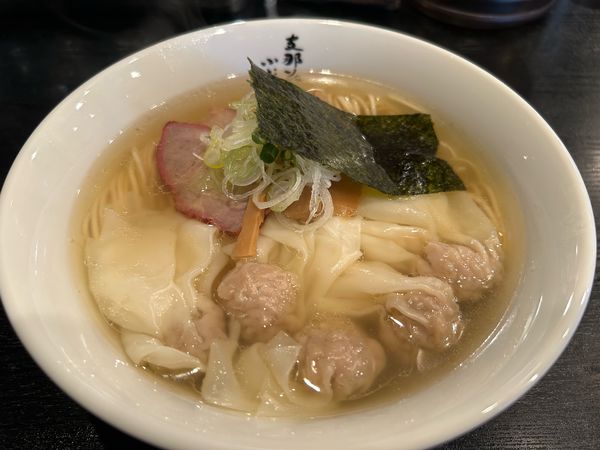 「塩ワンタン麺980円」@支那ソバ 小むろの写真