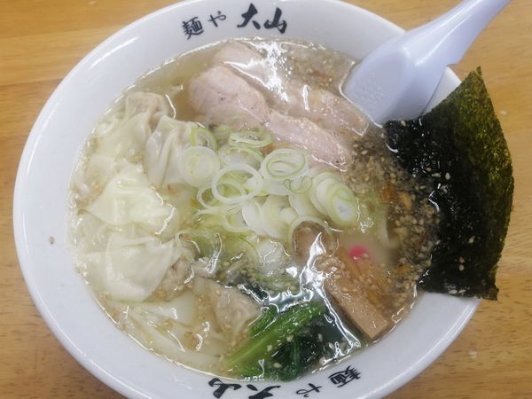 「しおワンタンめん¥980＋餃子（3個）¥320」@青竹手打ちラーメン 麺や大山の写真