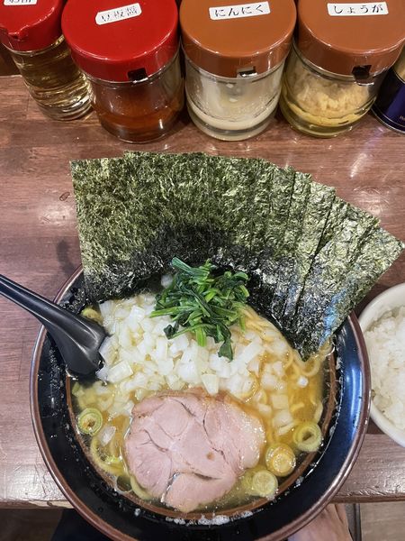 「ラーメン（硬め、多め）」@横浜家系 まるに家の写真