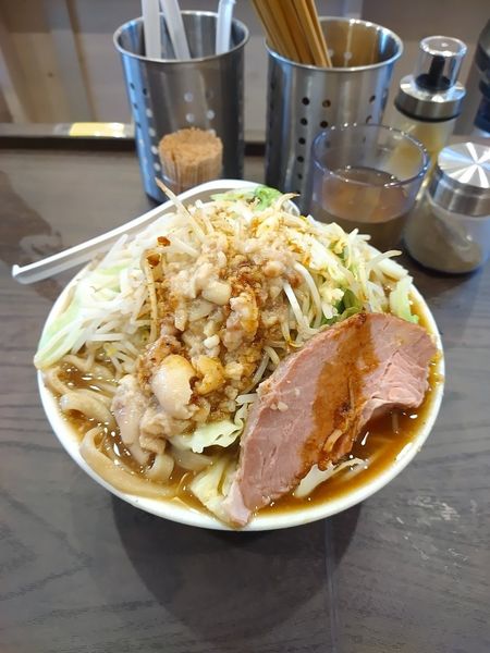 「ラーメン 麺300g 全マシ(ヤサイ、アブラ)」@ラーメン 豚輝の写真