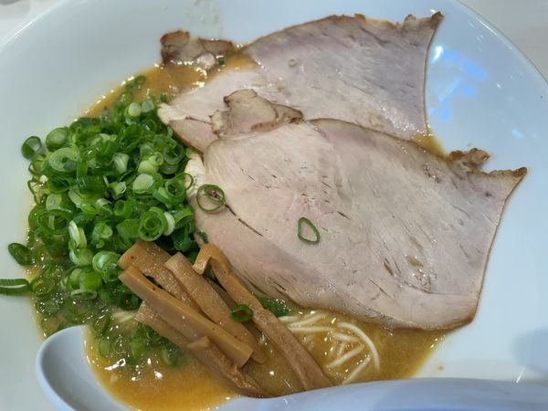 「中華麺（九州細麺極）940円+クーポンねぎ0円」@羹と麺 嘉六田の写真