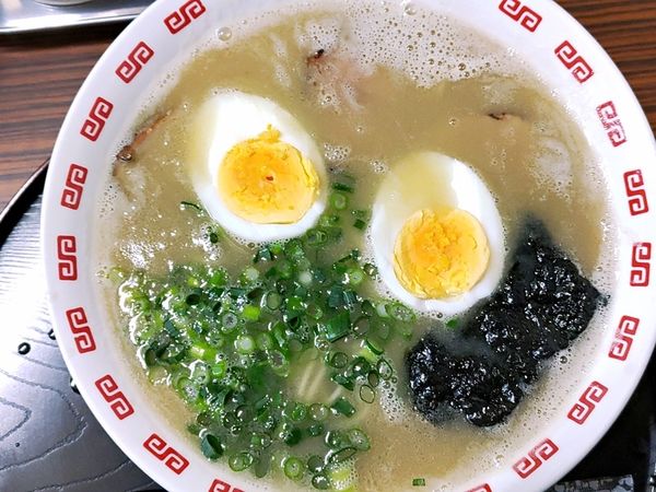 「ラーメン＋ゆでたまご」@ラーメン 旦過の写真