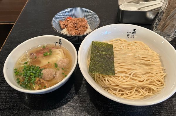 「ワンタンつけソバ（塩・大盛）＋肉煮込ごはん」@支那ソバ 小むろの写真