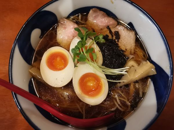 「にぼししょうゆラーメン」@にぼしらぁめん りんかぁんの写真