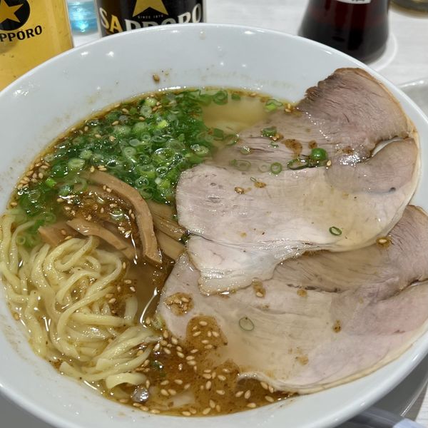「【餃子セット】羹（銀）中華麺＋サッポロ黒ラベル小瓶」@羹と麺 嘉六田の写真