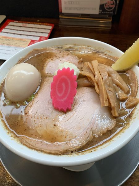 「さんま煮干しそば(味玉ﾁｬｰｼｭｰ)」@秋刀魚煮干し蕎麦 高倉の写真