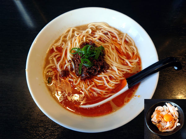 「限定 紅白麺合戦(担々麺)+鶏むね丼」@陽はまたのぼるの写真