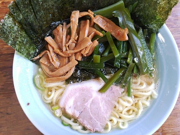 「ラーメン＋のり＋メンマ＋くきわかめ」@まこと家の写真