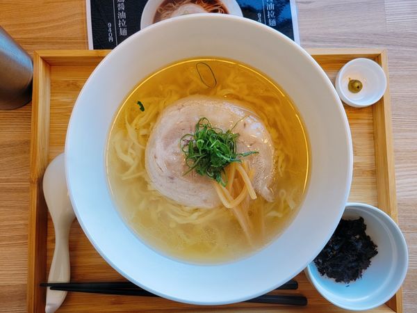 「金の鶏醤油拉麺」@鶏醤油拉麺専門店そうわの写真