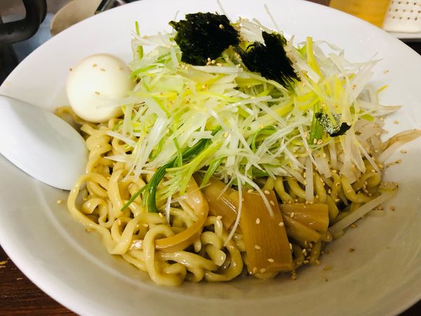 「油そば 700円 トリプル(3玉) 200円」@こしょうやの写真