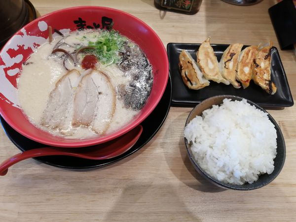 「牛じゃん（ふつう）＋ライス（大盛）＋焼餃子(一人前)」@ラーメンまこと屋 各務原鵜沼店の写真