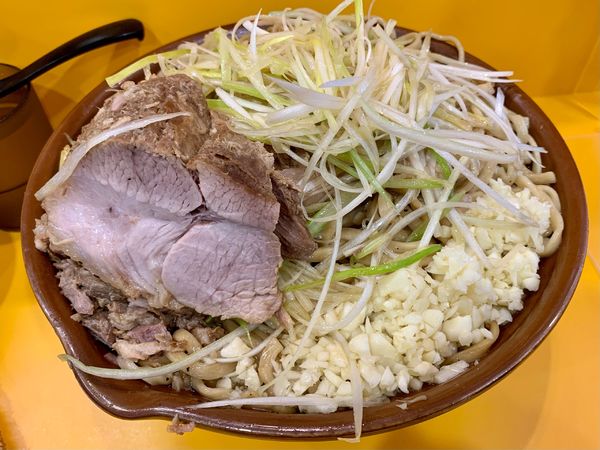 「ドクロ(髑髏)大麺増し1kg以上  ニンニクアブラマシマシ」@ラーメン二郎 八王子野猿街道店2の写真